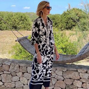 ZARA Dress BLOGGER FAVORITE Printed Floral Black Size S • NEW WITH TAGS •